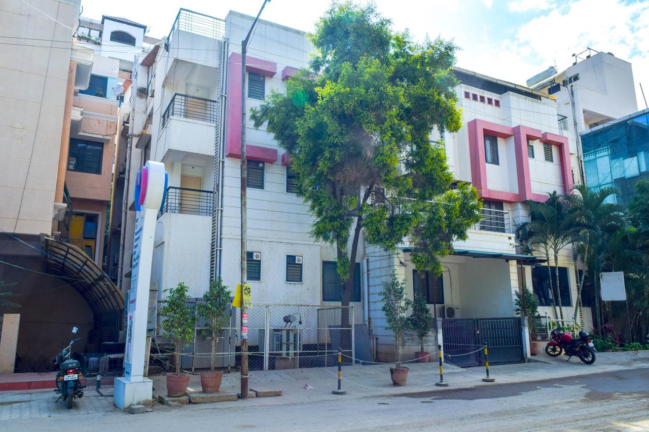 Oyo 5934 Lokaz Hotel Bangalore Exterior foto