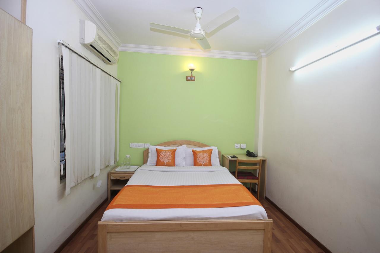 Oyo 5934 Lokaz Hotel Bangalore Exterior foto
