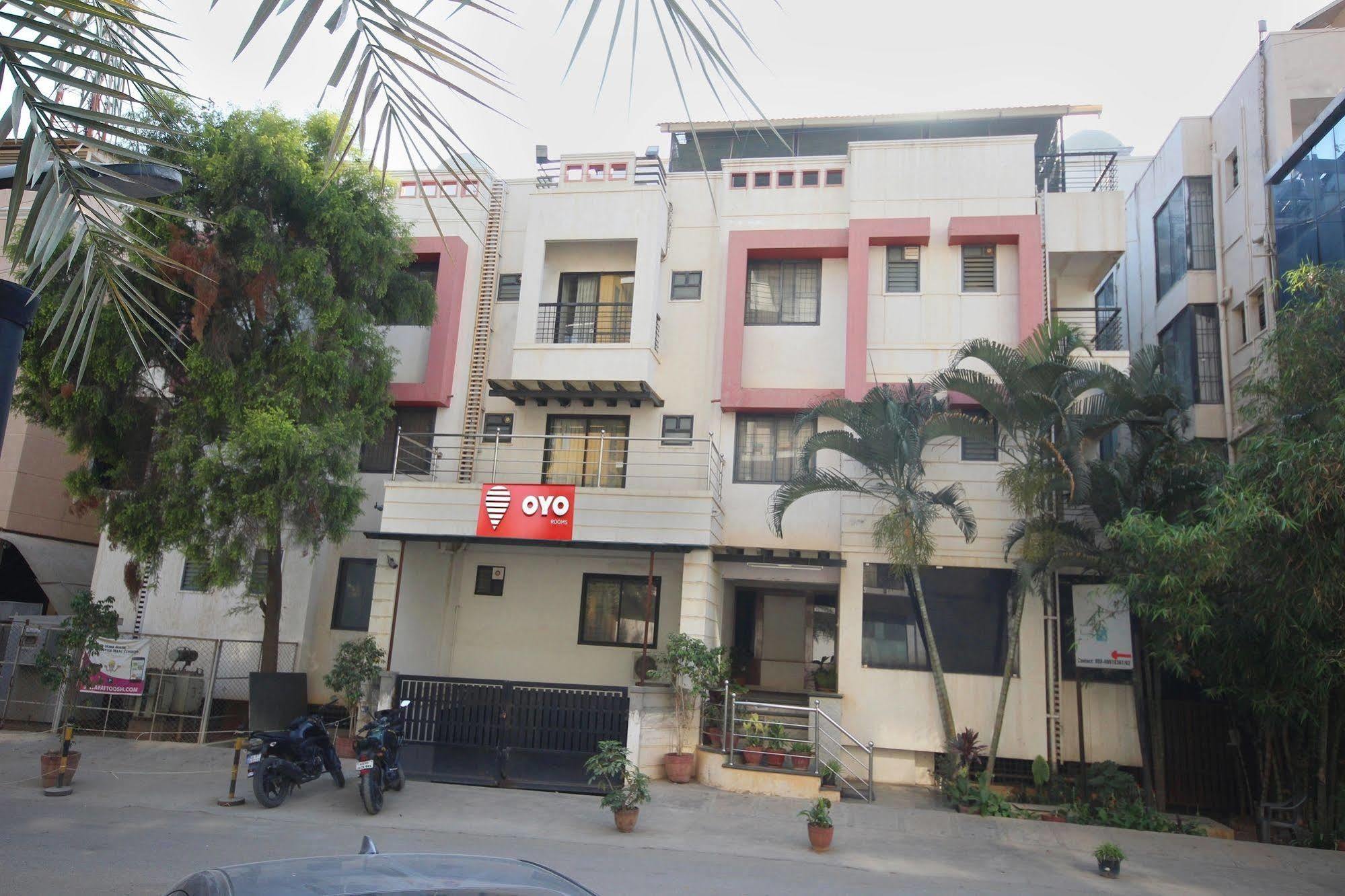 Oyo 5934 Lokaz Hotel Bangalore Exterior foto