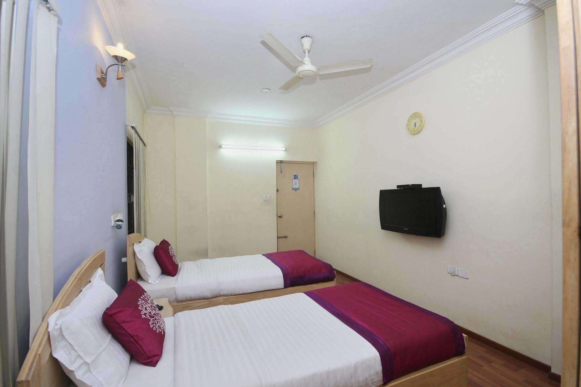 Oyo 5934 Lokaz Hotel Bangalore Exterior foto
